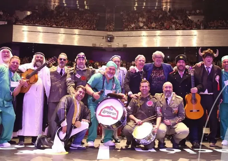 Actuación de agrupaciones carnavalescas en FIBES este 2024. El Falla En Sevilla