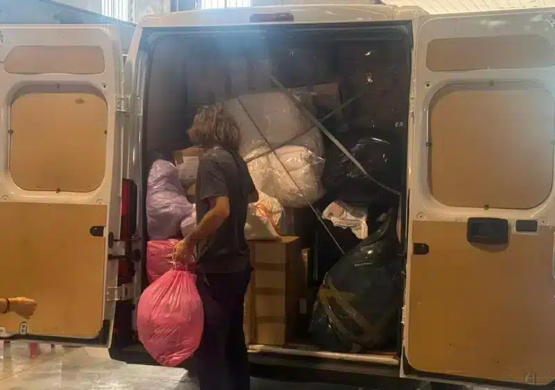 Imagen de una de las furgonetas con ayuda humanitaria enviadas por la AUGC desde Sevilla - AUGC SEVILLA