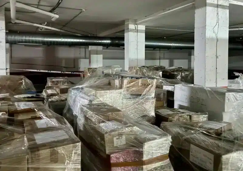 Palets de ayuda humanitaria apilados en Gines para su traslado a Valencia - AYUNTAMIENTO DE GINES