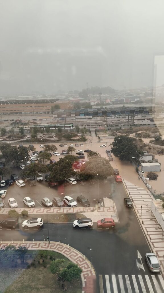 El parking del Hospital Clínico de Málaga. Redes sociales