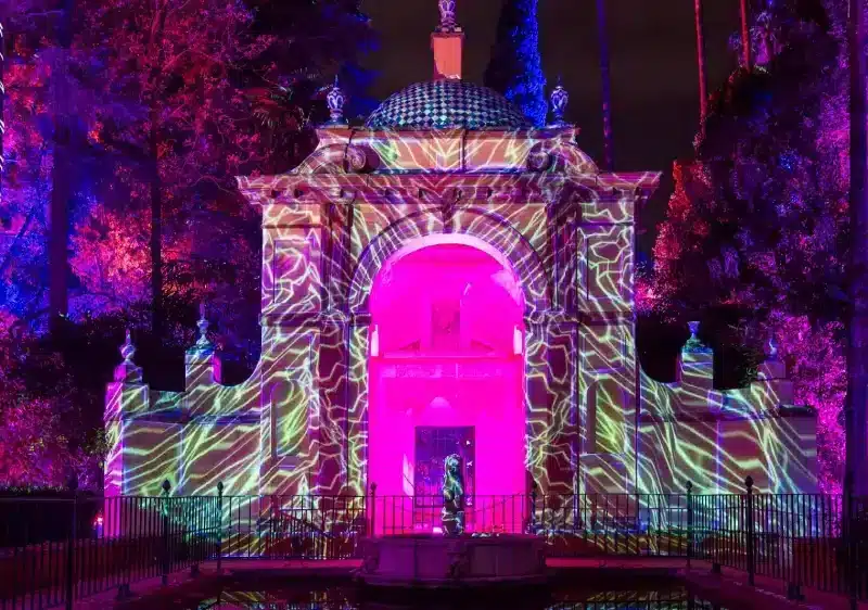 Naturaleza encendida en el Alcázar. SA