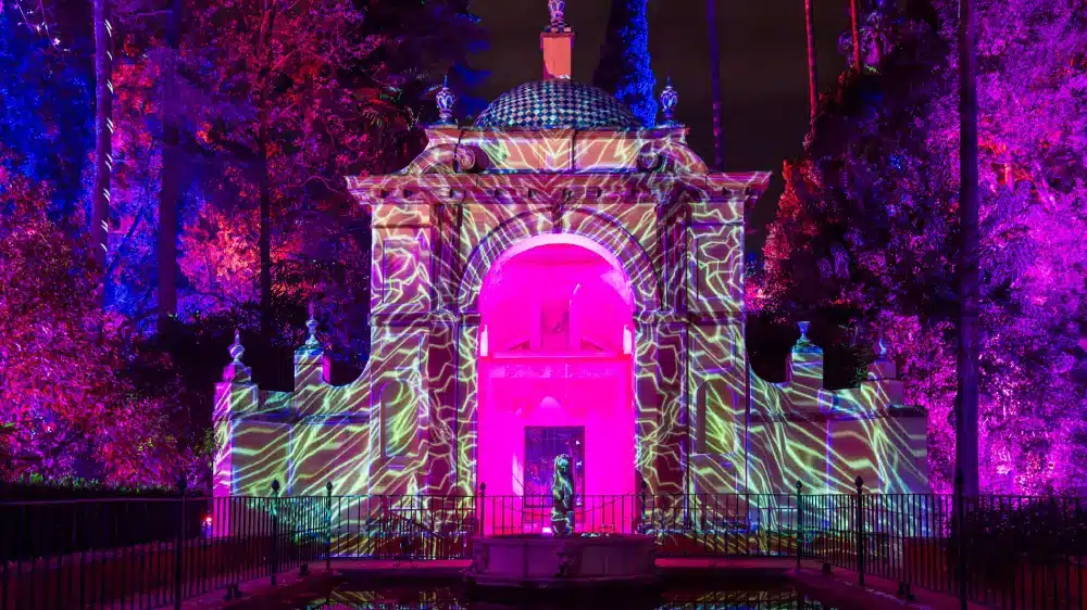 Naturaleza encendida en el Alcázar. SA