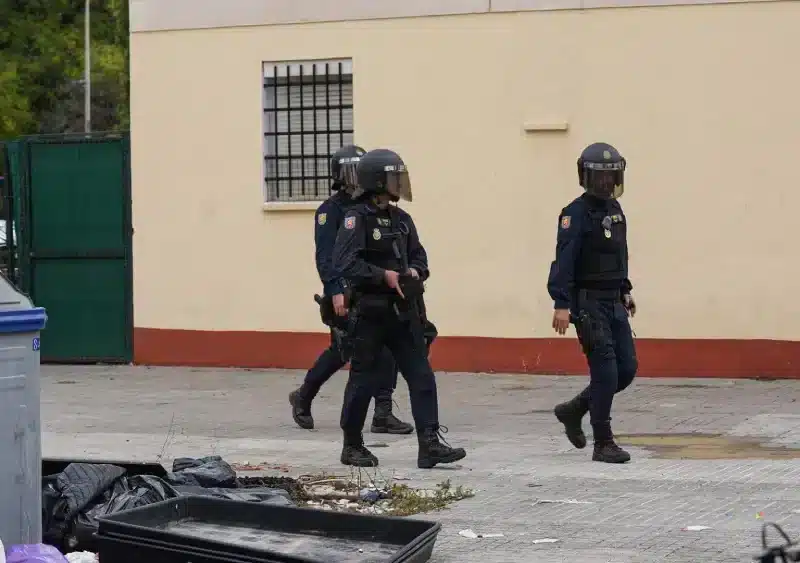 Efectivos de la Policía Nacional desplegados en el Polígono Sur. Imagen de archivo. - María José López - Europa Press