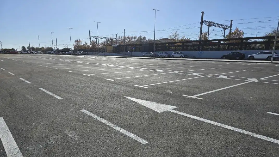 Aparcamiento disuasorio en la estación de tren de Cantaelgallo - AYUNTAMIENTO DE DOS HERMANAS
