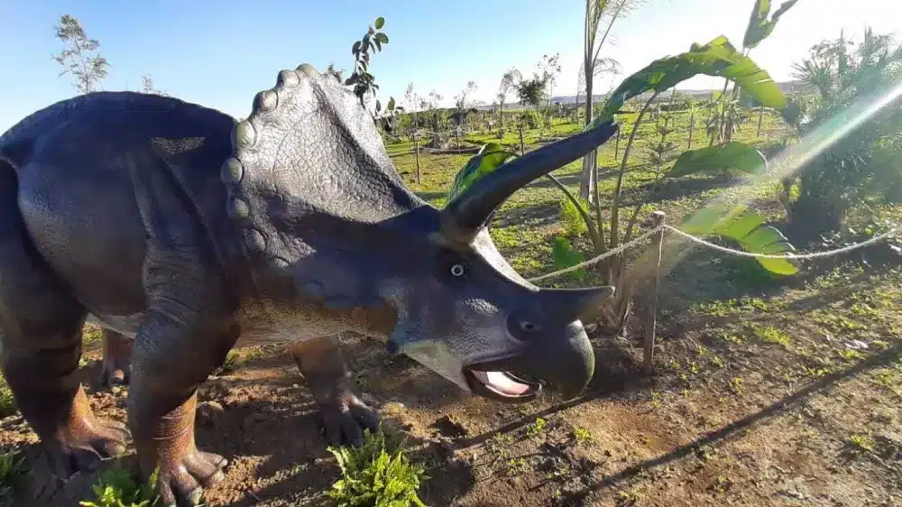 Imagen de una de las figuras de dinosaurio del "parque de ciencias prehistóricas" - JOSÉ GARCÍA/CEDIDA