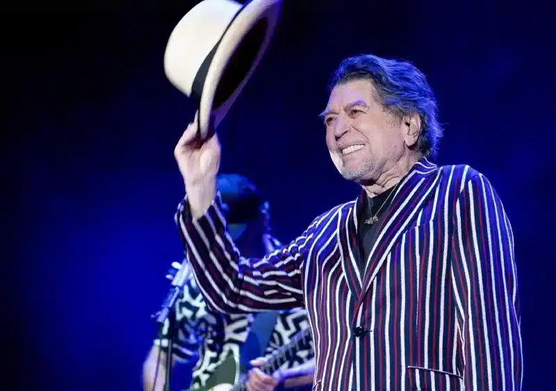 Archivo - El cantante Joaquín Sabina durante una actuación en la Maestranza de Sevilla. (Imagen de archivo) - Francisco J. Olmo - Europa Press - Archivo