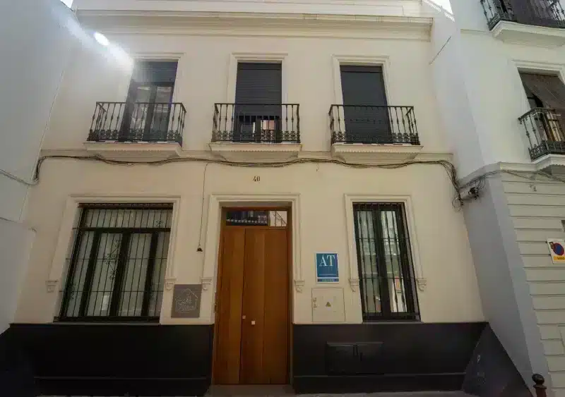 Archivo - Apartamentos turísticos en el centro de Sevilla (imagen de archivo). - Francisco J. Olmo - Europa Press - Archivo