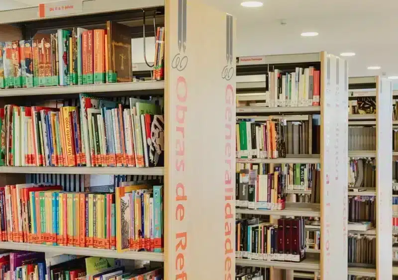 Archivo - Biblioteca Felipe González de Sevilla capital - AYTO. - Archivo