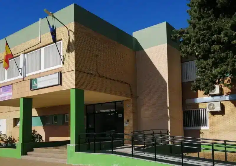 El Centro de Educación Infantil y Primaria (CEIP) Reyes de España de Lora del Río. - JUNTA DE ANDALUCÍA