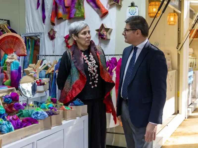 Alvaro Pimentel en la Feria de Artesanía Creativa de Sevilla - AYUNTAMIENTO DE SEVILLA