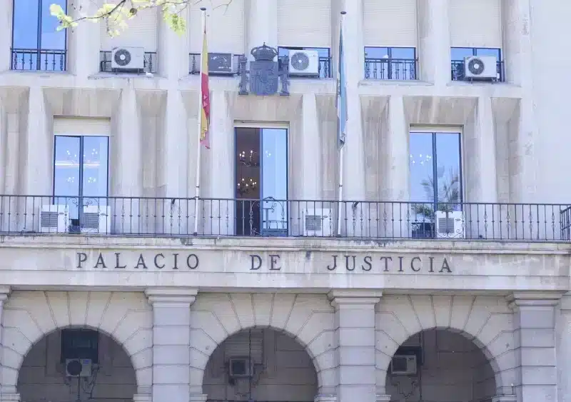 Detalle de la fachada principal de la Audiencia Provincial de Sevilla - Joaquin Corchero - Archivo