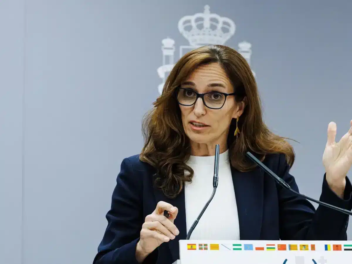 La ministra de Sanidad, Mónica García, interviene durante una rueda de prensa tras el pleno del Consejo Interterritorial del Sistema Nacional de Salud (CISNS), en la sede del Ministerio de Sanidad, a 16 de diciembre de 2024, en Madrid (España). - Carlos Luján - Europa Press