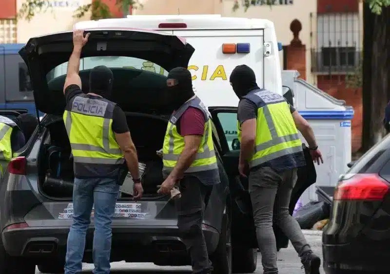 Imagen de archivo de efectivos de la Policía Nacional desplegados en el Polígono Sur / María José López / Archivo