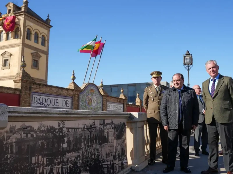 El alcalde, José Luis Sanz, conmemora el centenario del Puente de San Bernardo. - AYUNTAMIENTO DE SEVILLA
