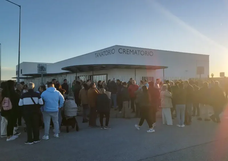 La concentración vecinal a las puertas del crematorio en el pasado mes de diciembre - Fran Amador