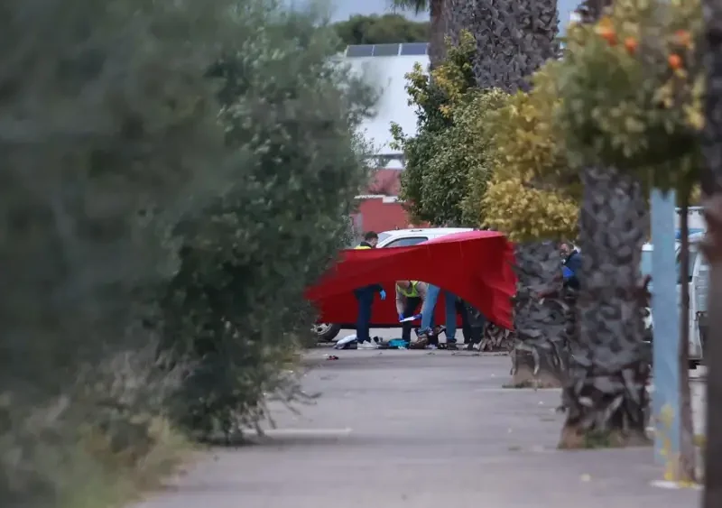 Los forenses trabajan en el lugar donde ocurrieron los hechos - Rocío Ruz/Europa Press