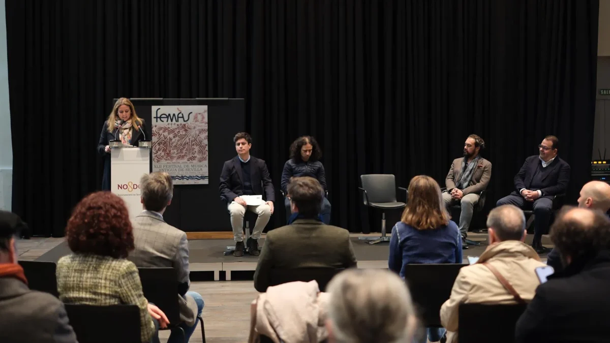 La delegada de Turismo y Cultura, Angie Moreno, en la presentación de Femás en la Real Fábrica de Artillería. - AYUNTAMIENTO DE SEVILLA