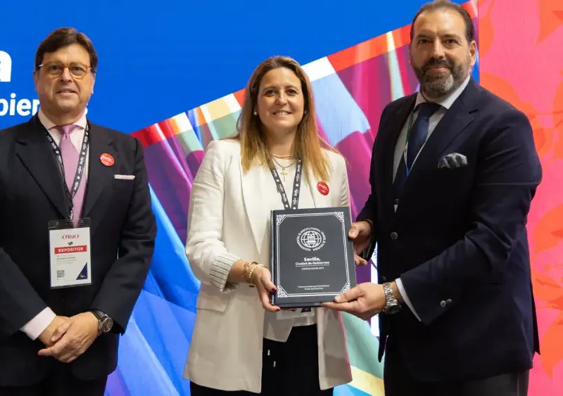 Angie Moreno junto a Diego Fuente, CEO de Tourism Optimizer Platform y director del proyecto GITT - Ayuntamiento de Sevilla