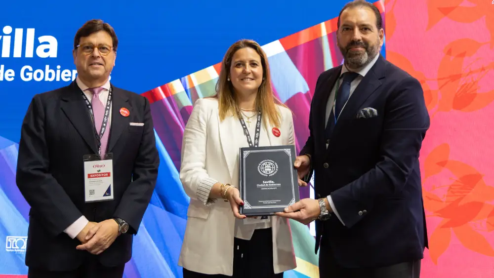 Angie Moreno junto a Diego Fuente, CEO de Tourism Optimizer Platform y director del proyecto GITT - Ayuntamiento de Sevilla