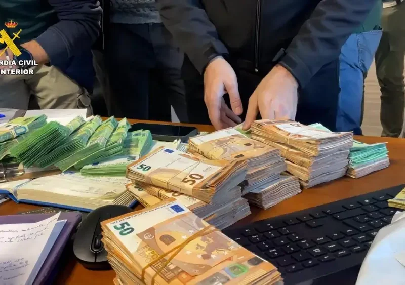 La Guardia Civil desarticula en Sevilla una red acusada de blanquear 11 millones del narcotráfico mediante empresas fantasma con 22 detenidos - GUARDIA CIVIL