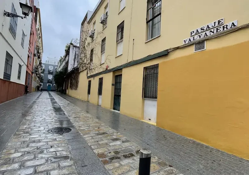 La nueva estética del Pasaje Valvanera del Casco Antiguo de Sevilla - Ayuntamiento de Sevilla