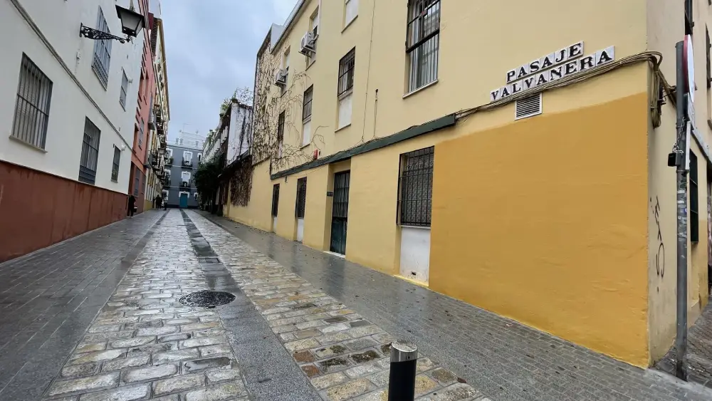 La nueva estética del Pasaje Valvanera del Casco Antiguo de Sevilla - Ayuntamiento de Sevilla