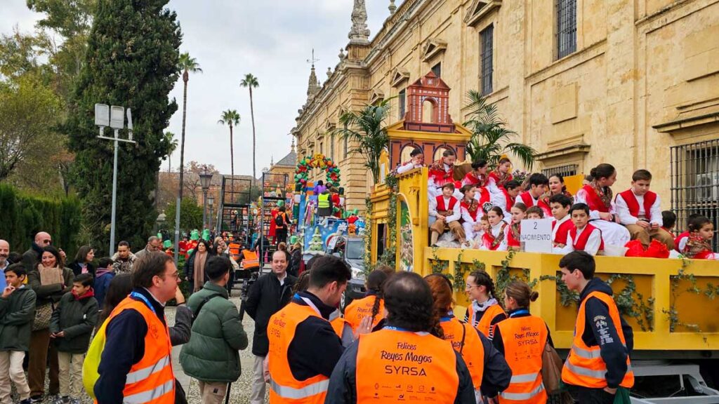 Todo preparada en la Universidad para la salida de la Cabalgata