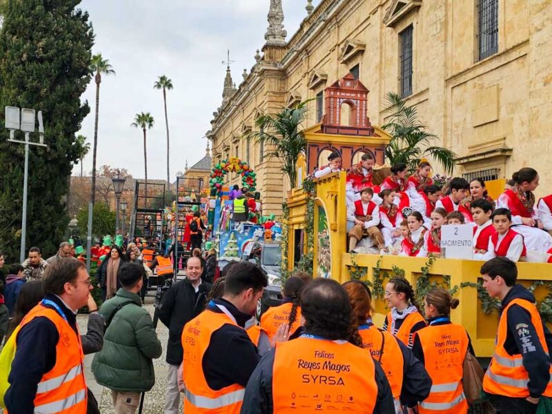 Todo preparada en la Universidad para la salida de la Cabalgata