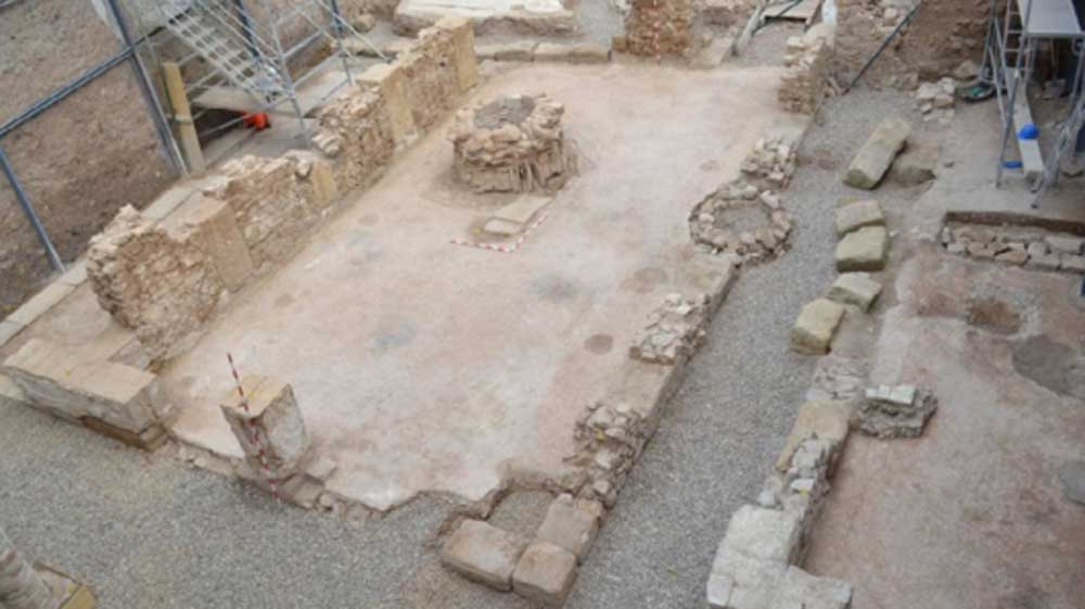 Restos aqueológicos bajo el Patio de Banderas (Sevilla) - Archivo Español de Arqueología