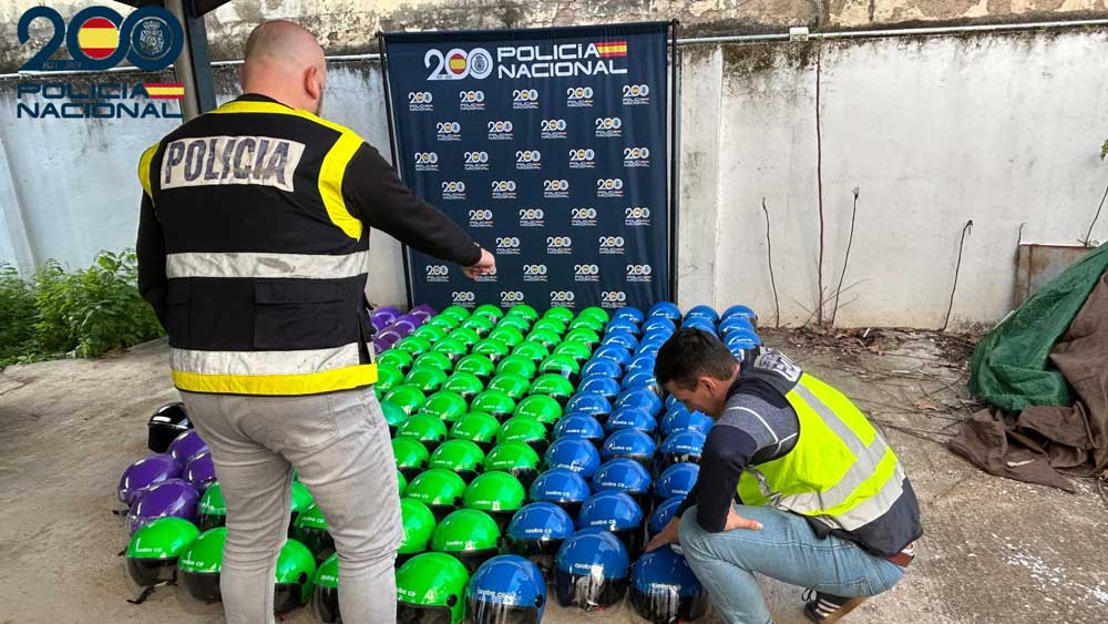 La Policía Nacional recupera 136 cascos robados en Sevilla - Policía Nacional