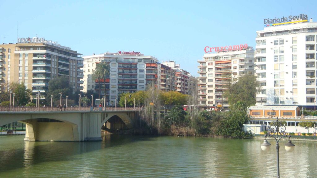 Plaza de Cuba. Acceso principal al Barrio de Los Remedios.