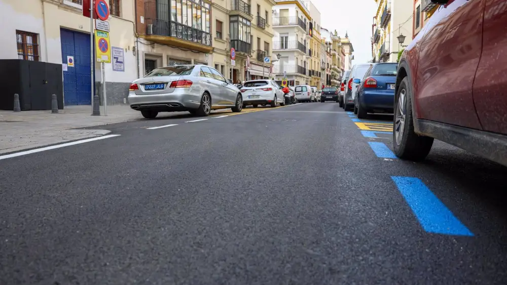 Imagen de una calle de Sevilla tras su reasfaltado - Ayuntamiento de Sevilla