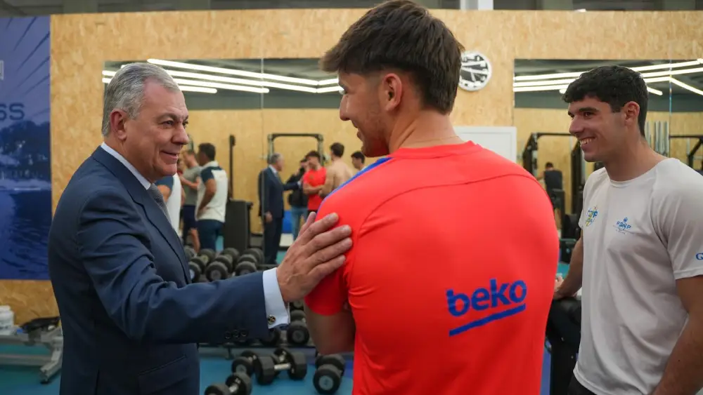 El alcalde de Sevilla, José Luis Sanz, en la constitución del Comité Organizador de la prueba de la Copa del Mundo de Remo - Ayuntamiento de Sevilla