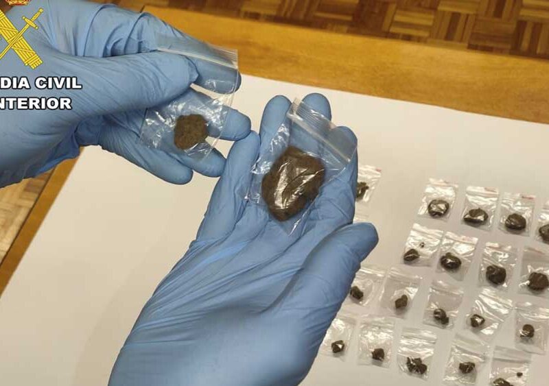 Imagen de hachís intervenido por la Guardia Civil - Guardia Civil