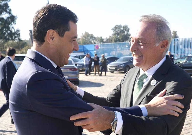 Juanma Moreno y José Manuel Soto durante la presentación de la iniciativa Destino Rocío. - Eduardo Briones / Europa Press