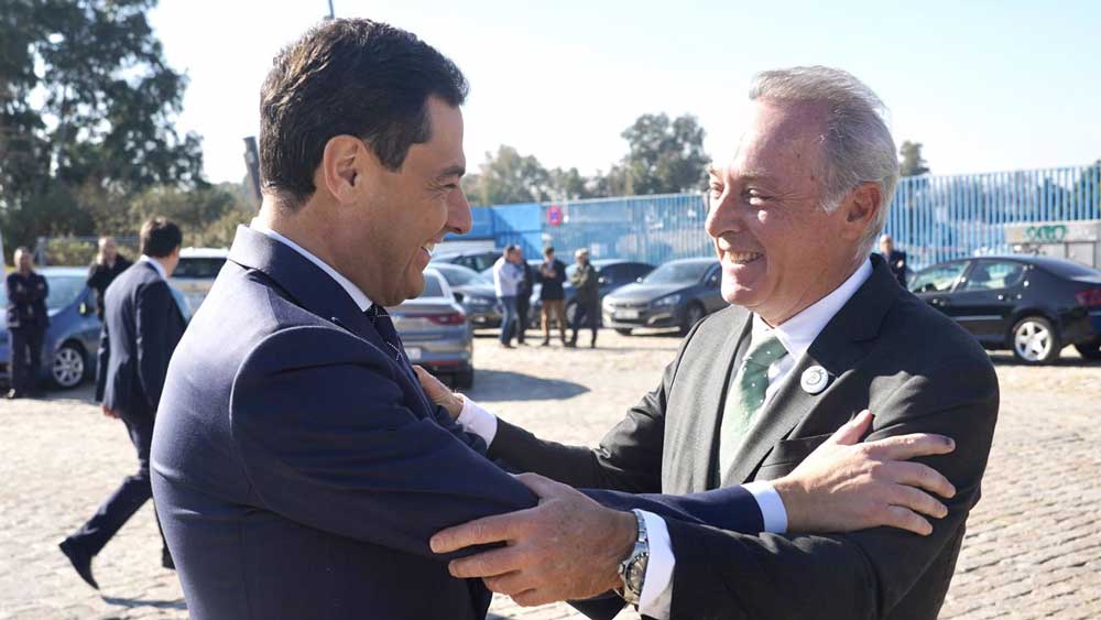 Juanma Moreno y José Manuel Soto durante la presentación de la iniciativa Destino Rocío. - Eduardo Briones / Europa Press