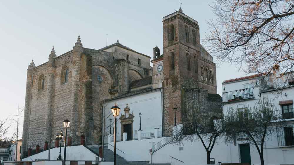 Iglesia de Nuestra Señora de la Consolación, en Cazalla de la Sierra - Diputación de Sevilla