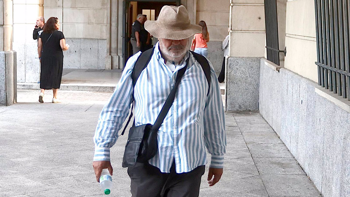 El exsindicalista de UGT y presunto "conseguidor" de fondos públicos Juan Lanzas, acudiendo al nuevo juicio en la Audiencia de Sevilla - Rocío Ruz