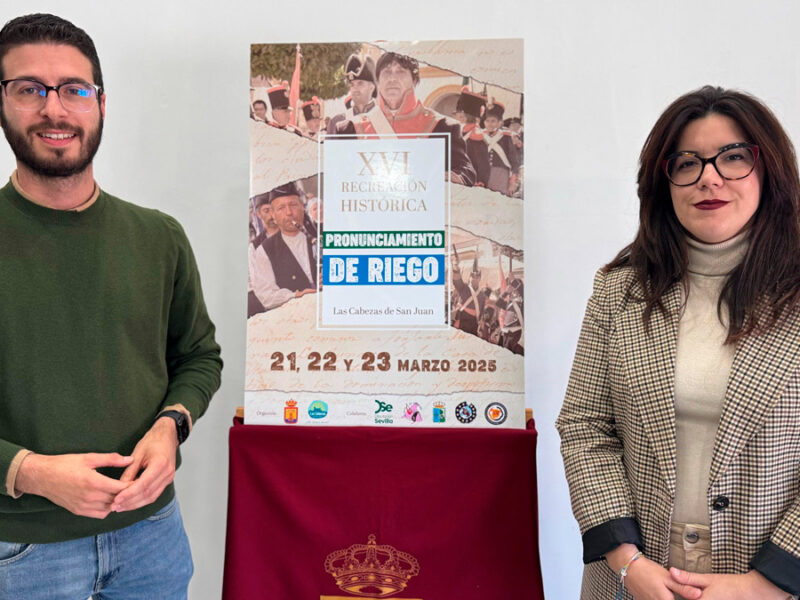 El alcalde Pepe Solano y la delegada de Cultura África Castro han presentado el nuevo cartel de la Recreación del Pronunciamiento de Riego en Las Cabezas de San Juan - Ayuntamiento