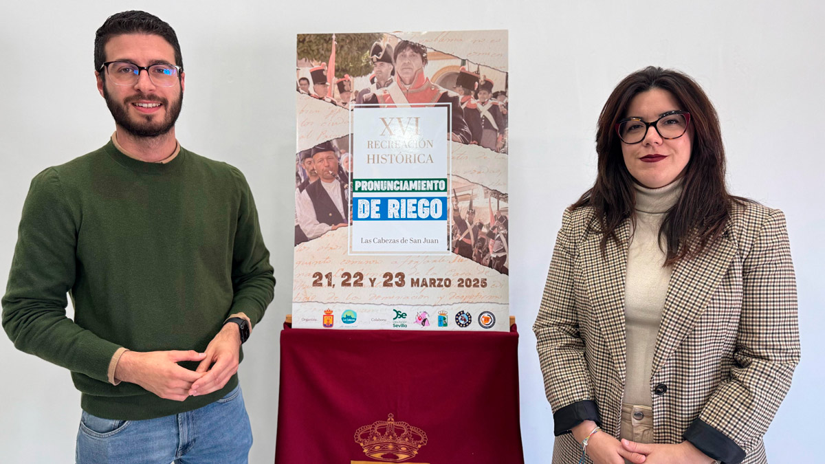 El alcalde Pepe Solano y la delegada de Cultura África Castro han presentado el nuevo cartel de la Recreación del Pronunciamiento de Riego en Las Cabezas de San Juan - Ayuntamiento