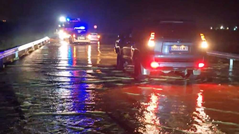 Mas de una decena de carreteras secundarias cortadas en Sevilla. - Ayuntamiento de Aznalcóllar