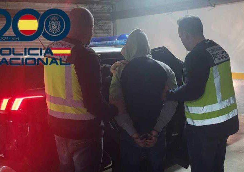 La Policía Nacional detiene a cuatro personas por amenazar y obligar a hacer un bizum. - Policía Nacional