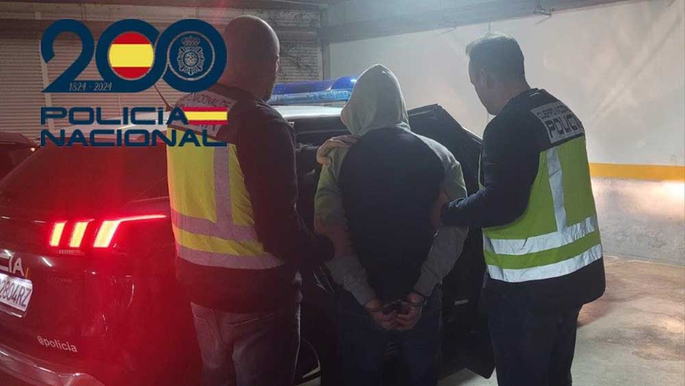 La Policía Nacional detiene a cuatro personas por amenazar y obligar a hacer un bizum. - Policía Nacional