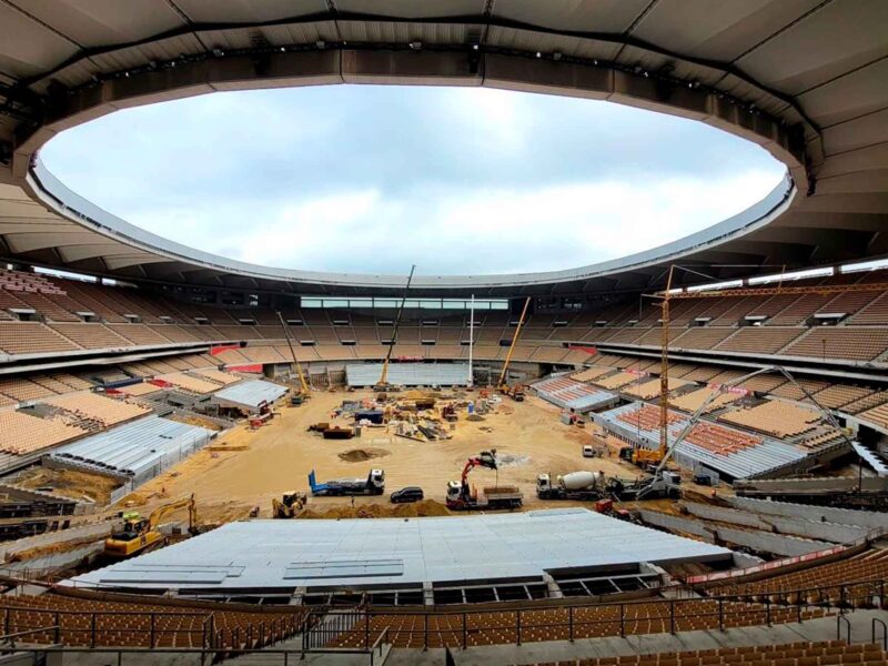 Obras en el estadio de la Cartuja.