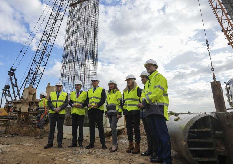 El alcalde de Sevilla, José Luis Sanz, visita las obras de la línea 3 de metro. - Ayuntamiento de Sevilla