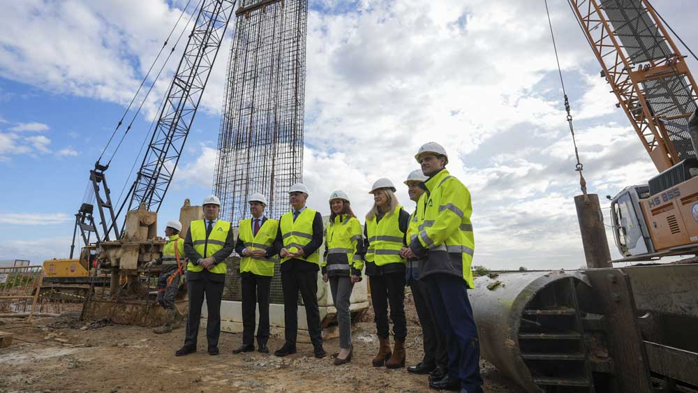El alcalde de Sevilla, José Luis Sanz, visita las obras de la línea 3 de metro. - Ayuntamiento de Sevilla