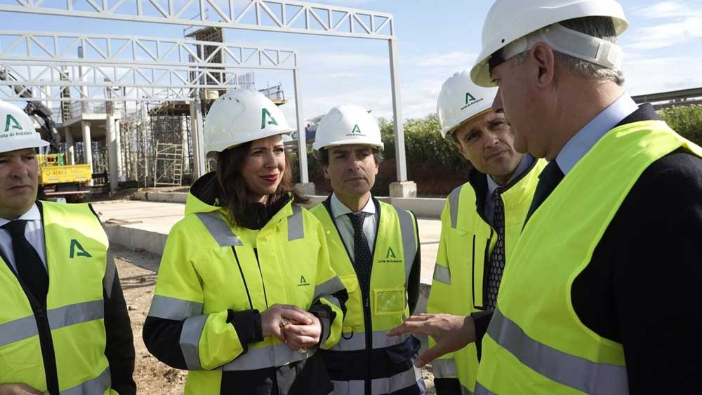 La consejera de Fomento, Articulación del Territorio y Vivienda, Rocío Díaz, visita las obras del metro con el alcalde de Sevilla, José Luis Sanz, y la consejera de Cultura y Deporte, Patricia del Pozo. - Junta de Andalucía