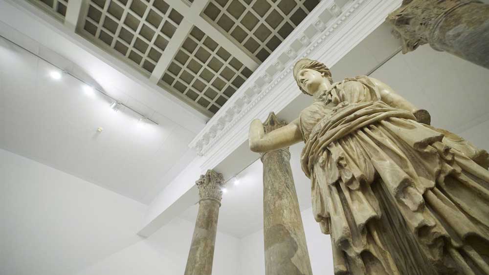 Imagen de archivo de la estatua de Diana cazadora en el museo arqueológico de Sevilla, antes de la mudanza de su colección - Joaquin Corchero / Europa Press