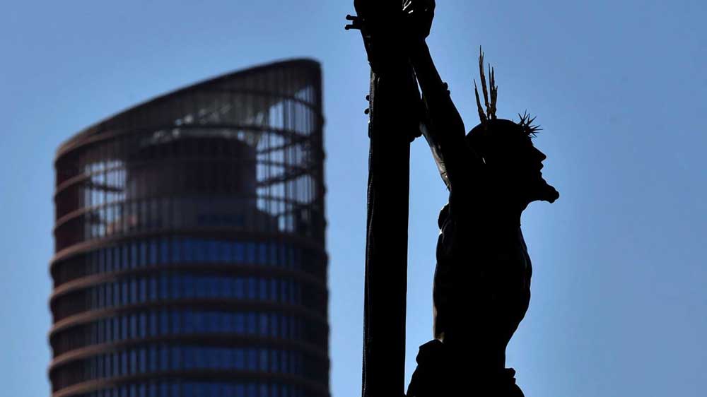 El Cachorro cerca de Torre Sevilla. - Torre Sevilla