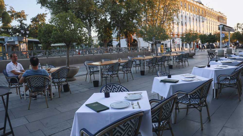 Veladores en el centro de Sevilla. - Rocío Ruz / Europa Press